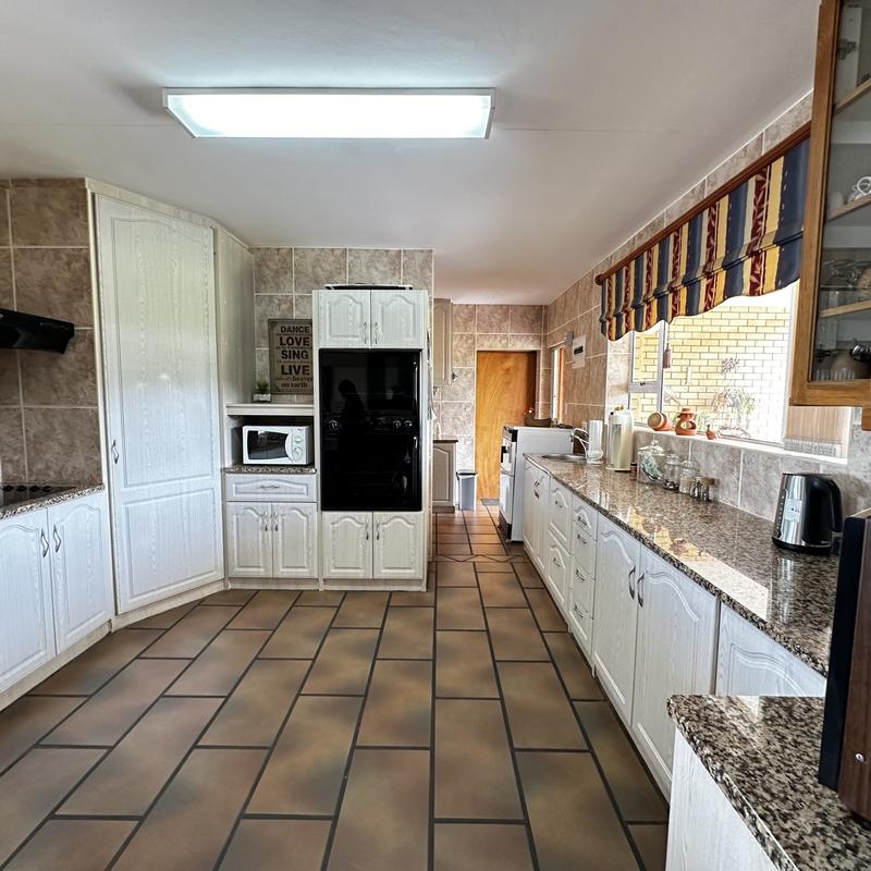 4 Bedroom Property for Sale in Reebok Western Cape